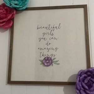 Wood frame. 3 multipurpose flowers.